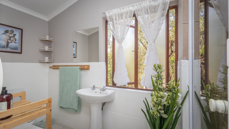 3 Bedroom Property for Sale in The Coves North West